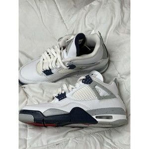 Size 8 - Jordan 4 Midnight Navy 2022